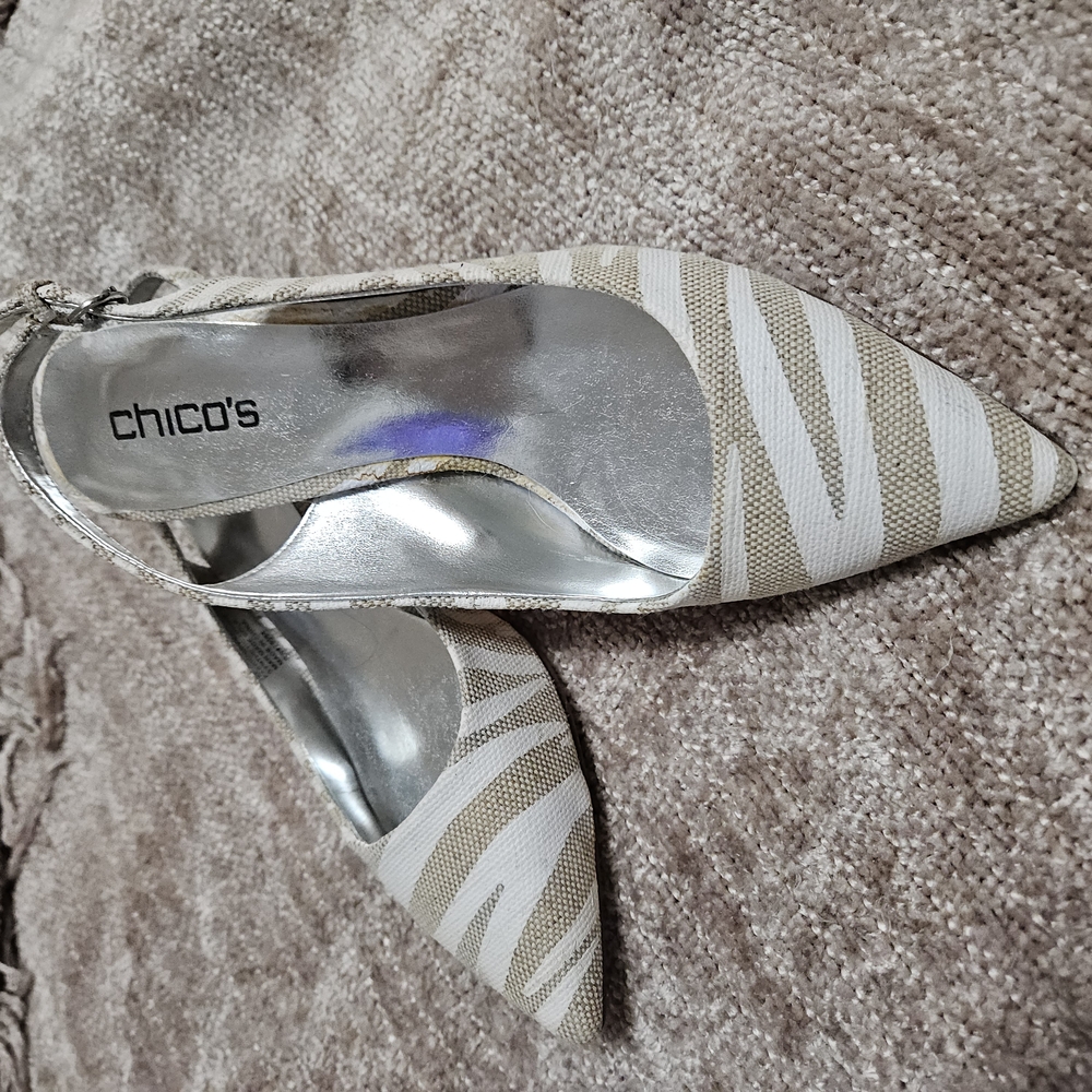 Chico's Tan and White Heels Elegant Design
